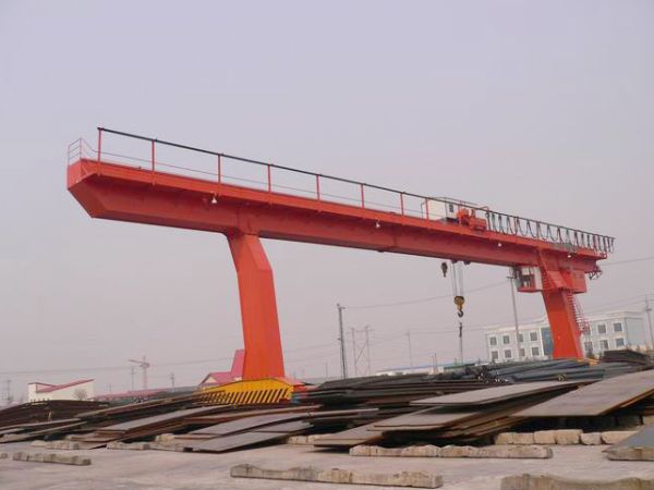 不同類型的起重設(shè)備在工程建設(shè)中的應(yīng)用領(lǐng)域和需求有何差異？